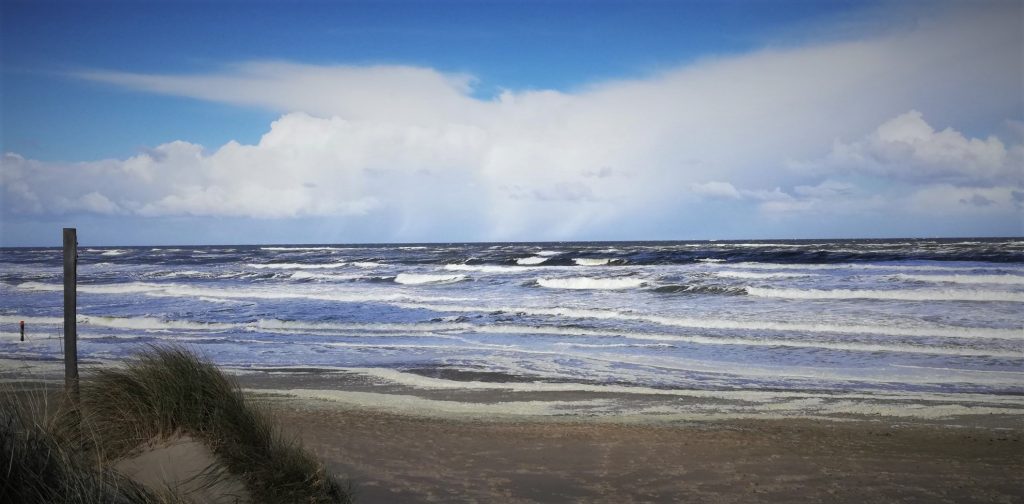 Golven op Texel paal 19